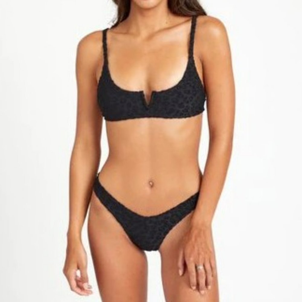 NWT RVCA Wild V Wire Bikini Top